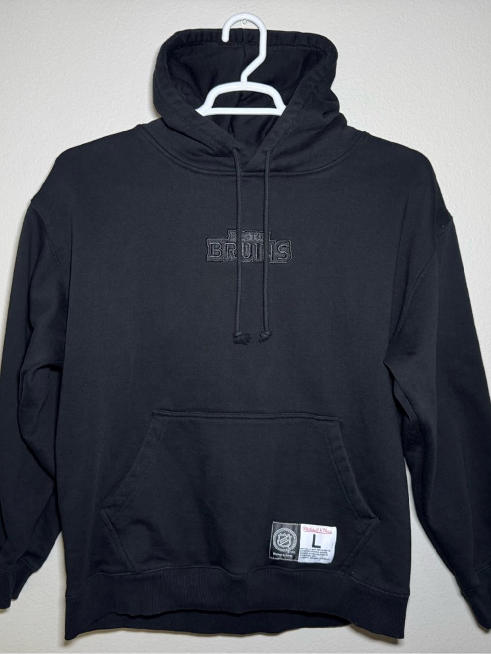 Mitchell & Ness Boston Bruins NHL All Black Hoodie Size Large